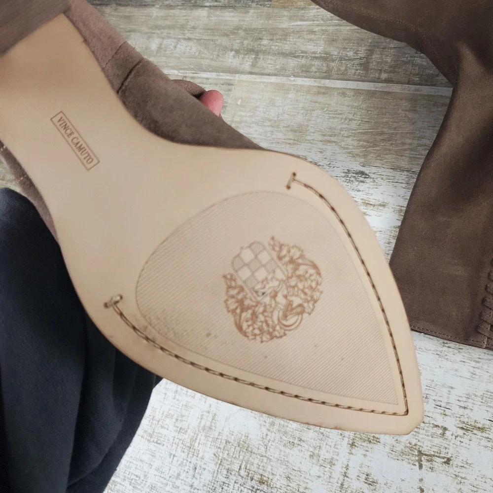 Vince Camuto Lorrys Womens Booties Sz 10 M‎ Taupe Suede Pointed Toe Ankle Boots